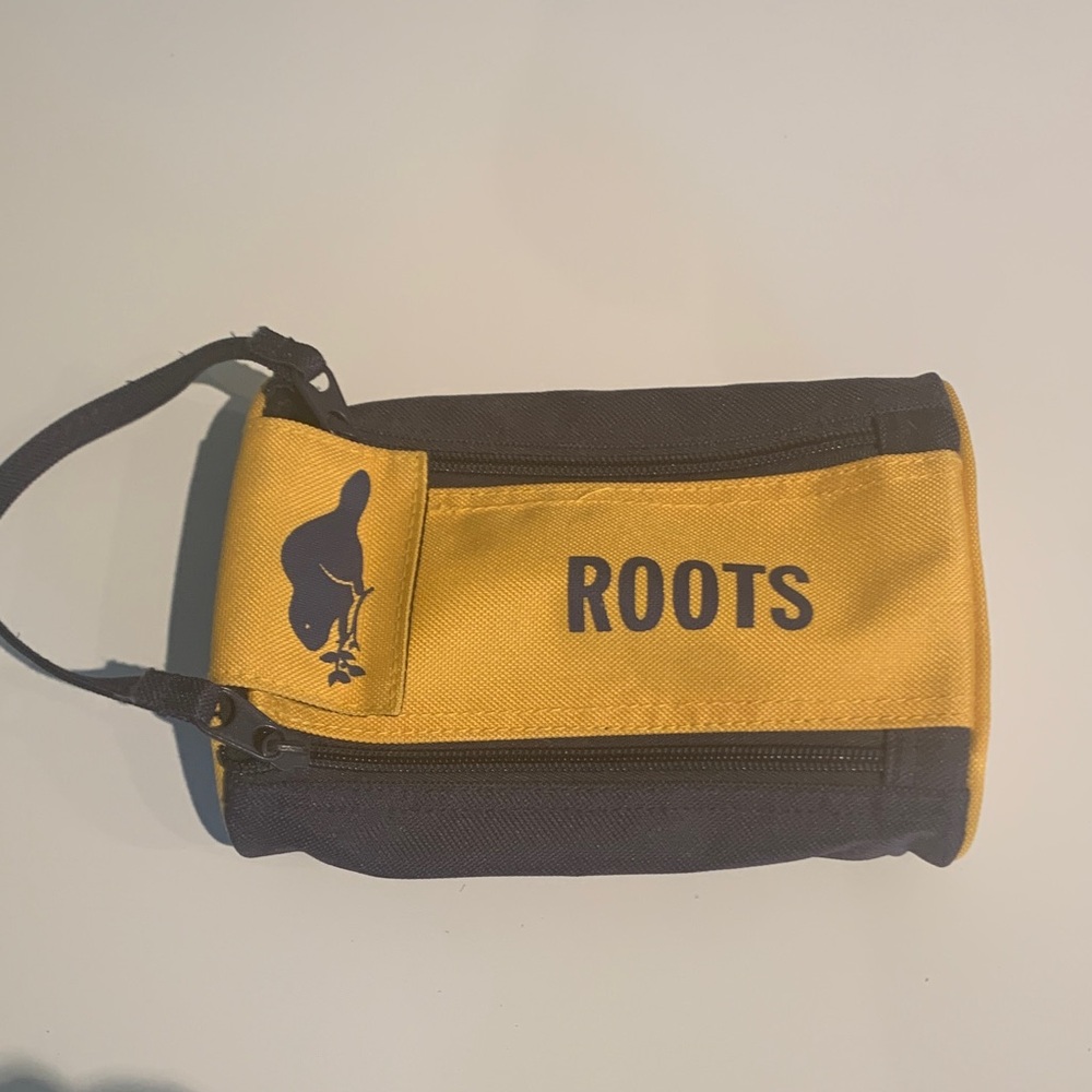 Roots Mustard and Black Zip Pouch